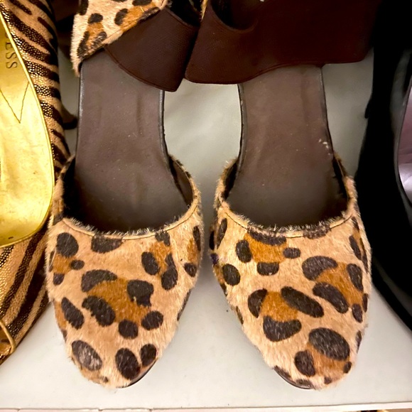 Leopard furry shoes by Shoedazzle - Picture 2 of 3